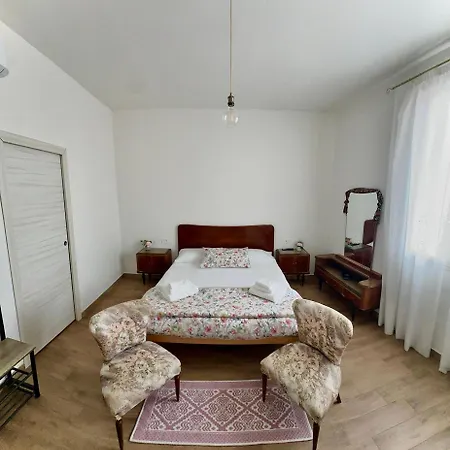 招待所 Austinu E Bingedda's Ardara